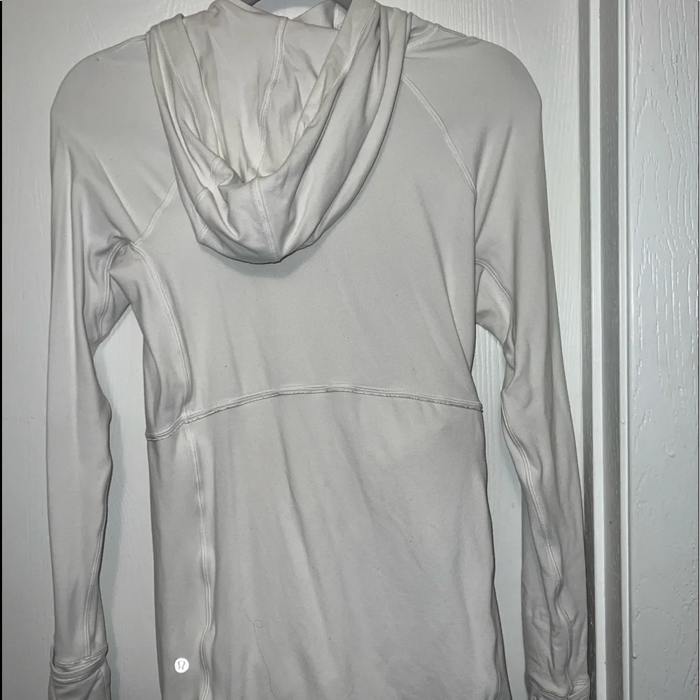 Lululemon Long sleeve Top in White - Picture 2 of 2